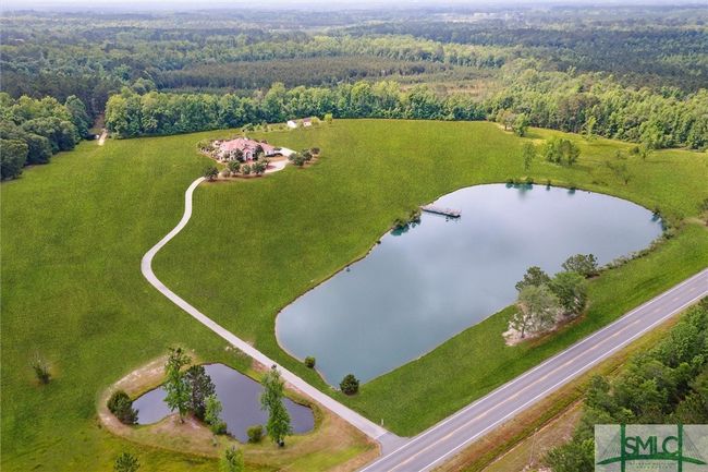 There is plenty enough room to build a family compound. | Image 47
