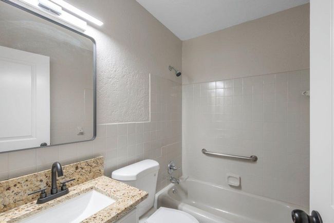 upper unit 2 bedroom | Image 9