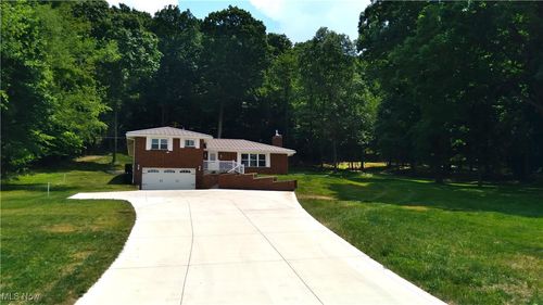 5203 Woodruff St Nw, Dover, OH, 44622-9630 | Card Image