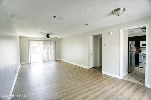 8-1716 El Camino Rd, Jacksonville, FL, 32216-8815 | Card Image