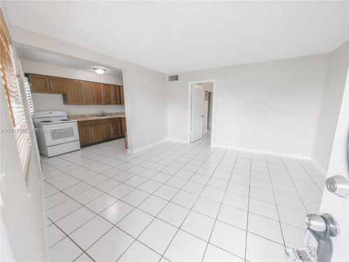 204-1610 Nw North River Dr, Miami, FL, 33125-2648 | Card Image