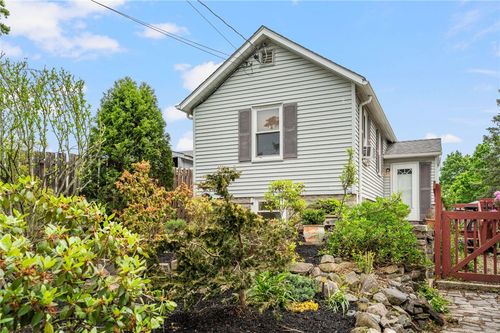 84 Ash Ave, Cranston, RI, 02910-5503 | Card Image