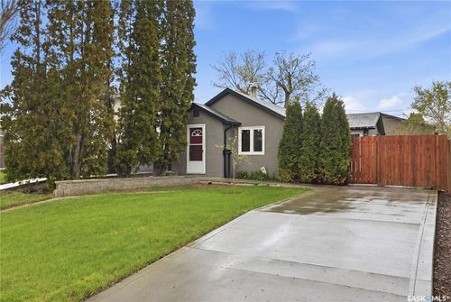 908 Av L N, Saskatoon, SK, S7L2R6 | Card Image