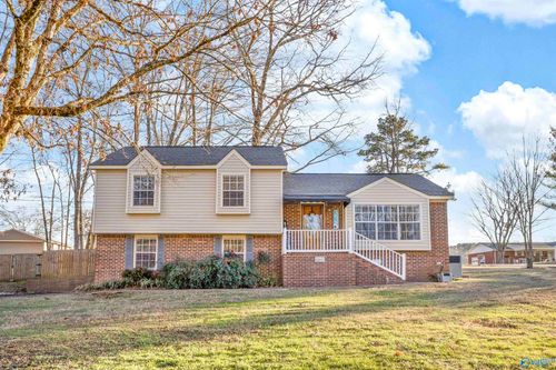 325 Greenwood Ave, Boaz, AL, 35957-6461 | Card Image