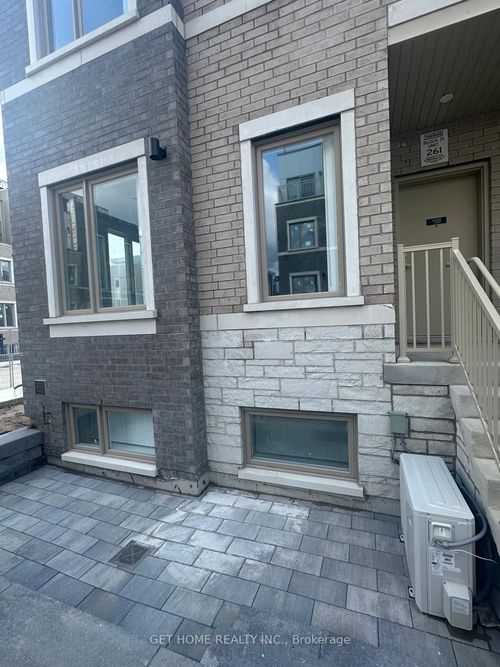 th222-131 Honeycrisp Cres, Concord, ON, L4K0N7 | Card Image