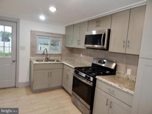 a-33 High St, WOODBURY, NJ, 08096-2301 | Card Image