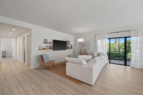 d104-11355 Pond View Dr, Wellington, FL, 33414-6066 | Card Image