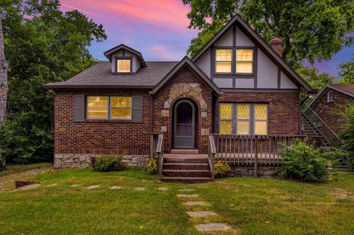 a-402 Acklen Park Dr, Nashville, TN, 37205-2302 | Card Image