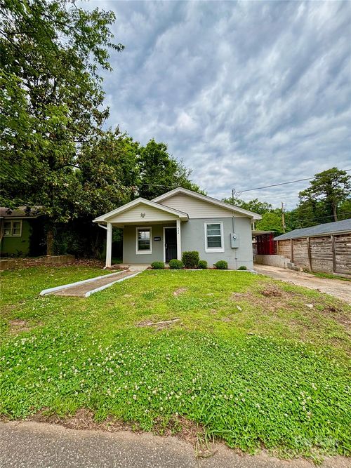 127 Thompson St, Forest City, NC, 28043-3461 | Card Image