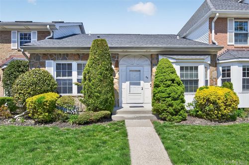 215 Summit Way, Syosset, NY, 11791-4318 | Card Image