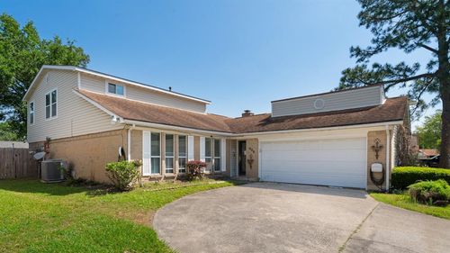 606 Pinebrook Ln, Baytown, TX, 77521-3337 | Card Image