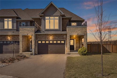 23 Pinot Cres, Stoney Creek, ON, L8E0J8 | Card Image