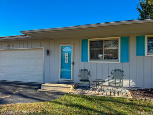 6072 Brockway St, Commerce Twp, MI, 48382-2518 | Card Image