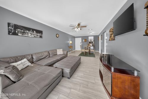 3-1647 El Camino Rd, JACKSONVILLE, FL, 32216-8812 | Card Image