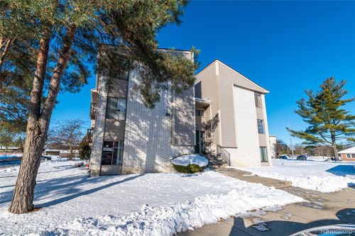 unit-109-31993 W 12 Mile Rd, Farmington Hills, MI, 48334-3632 | Card Image