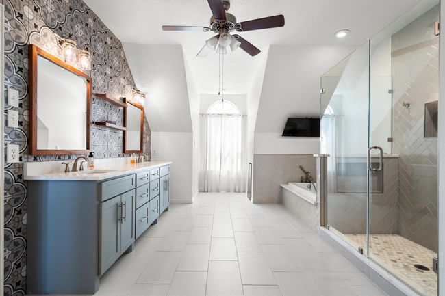 Custom primary bathroom | Image 22
