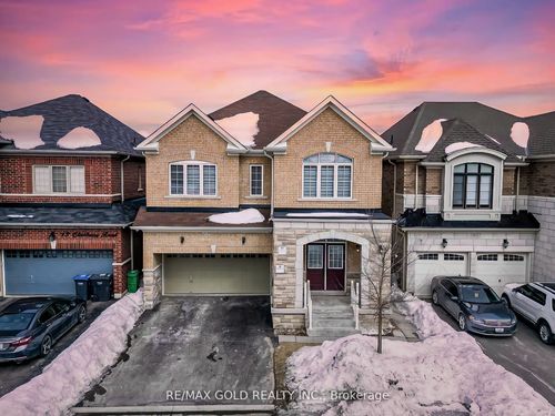 11 Clunburry Rd, Brampton, ON, L7A5B4 | Card Image