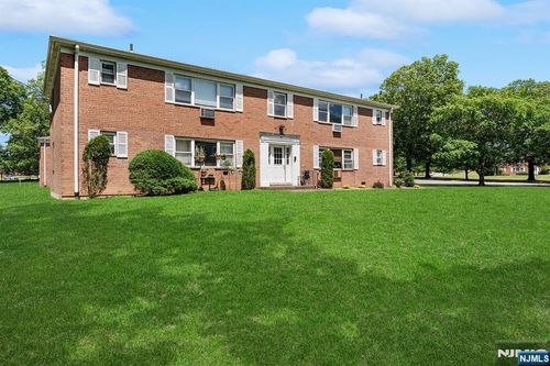 6 Rustic Cir, Montvale, NJ, 07645-1604 | Card Image