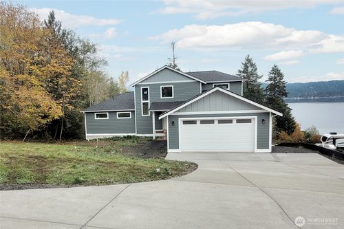 320 E 4th St, Union, WA, 98592-9616 | Card Image