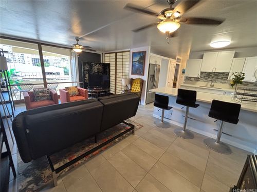 apt-402-225 Kaiulani Ave, Honolulu, HI, 96815-3028 | Card Image