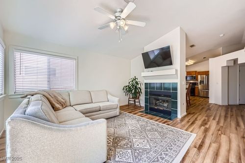 3530 Summersprings Dr, Las Vegas, NV, 89129-6396 | Card Image