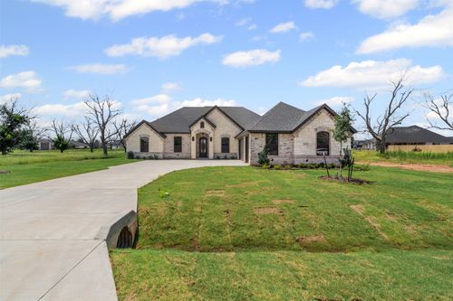2172 Middlewood Cir, Granbury, TX, 76049-4340 | Card Image