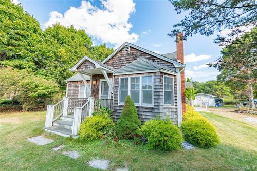 41 Belleview Ave, Center Moriches, NY, 11934-3705 | Card Image