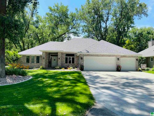 460 N Royal Troon Dr, Dakota Dunes, SD, 57049-5124 | Card Image