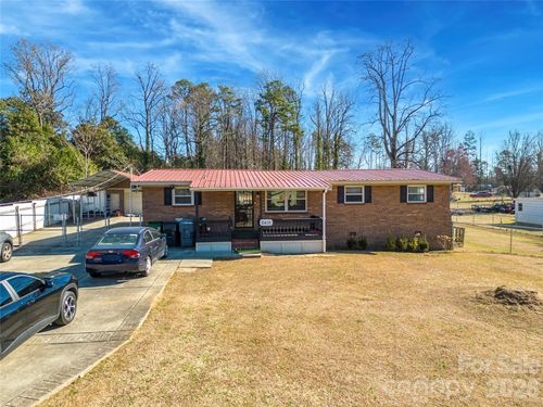 2410 Juniper Dr, Charlotte, NC, 28269-4050 | Card Image