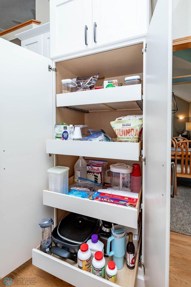 Lots of storage | Image 20