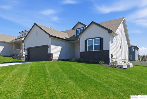 16919 Virginia St, Omaha, NE, 68136-1653 | Card Image
