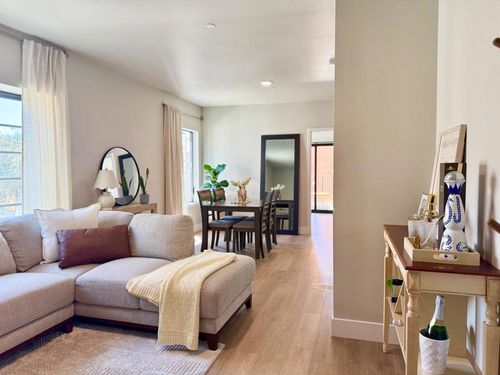 202-400 San Benito St, Hollister, CA, 95023-3938 | Card Image