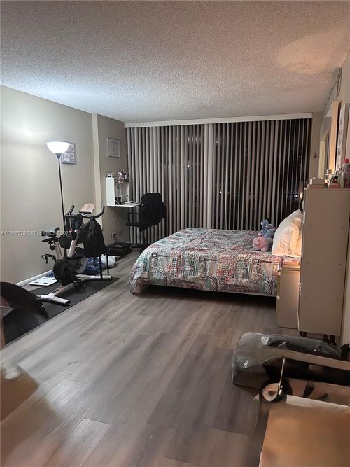 apt-504-800 Parkview Dr, Hallandale Beach, FL, 33009-2925 | Card Image
