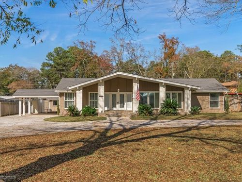 320 Berkshire Pl, Shreveport, LA, 71106-2402 | Card Image