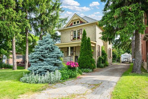 212 Main St N, Lucan, ON, N0M2J0 | Card Image