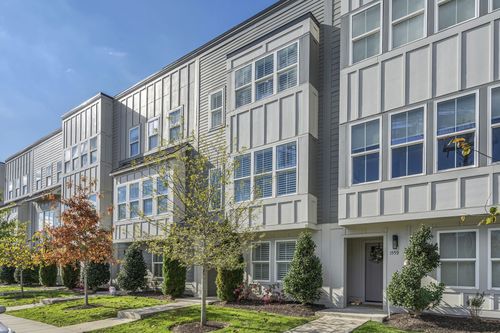 1557 57th Ave N, Nashville, TN, 37209-1563 | Card Image