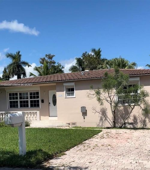 0-1531 Moffett St, Hollywood, FL, 33020-6518 | Card Image