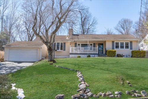 8 S White Birch Ter, Sparta, NJ, 07871-2813 | Card Image