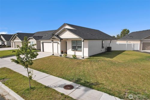 4212 W Bufflehead Blvd, Moses Lake, WA, 98837-2081 | Card Image