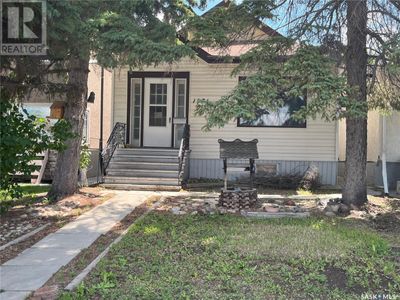 1931 Reynolds St, House other with 2 bedrooms, 2 bathrooms and null parking in Regina SK | Image 1