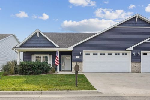104 Cathy Jean Ct, Waterloo, IA, 50701-2101 | Card Image