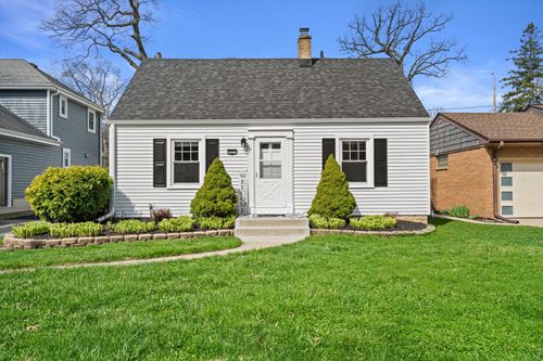 527 N 114th St, Wauwatosa, WI, 53226-4027 | Card Image