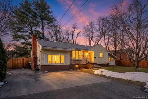 3 Cedar Ln, Saugerties, NY, 12477-2225 | Card Image