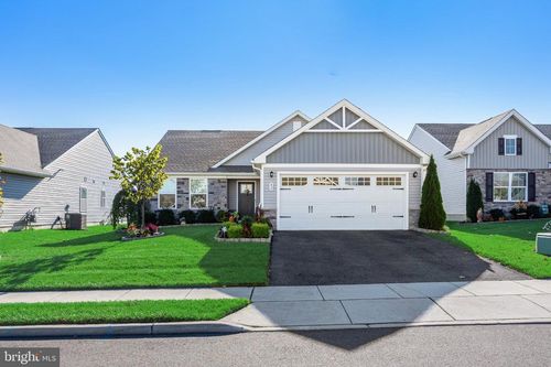 82 Senators Way, BERLIN, NJ, 08009-1653 | Card Image