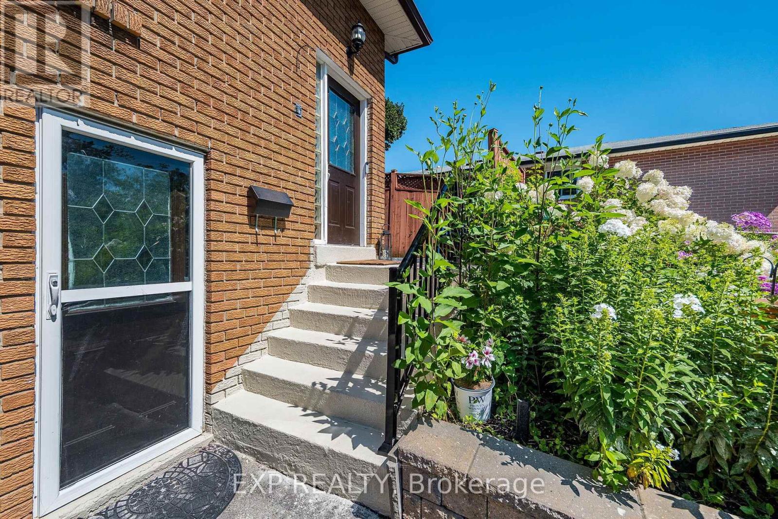 Residential in Mississauga (Clarkson) 4