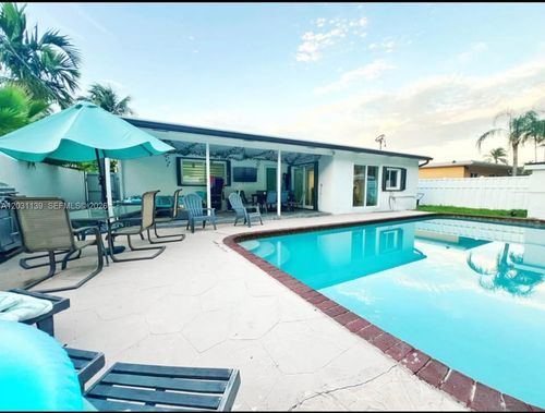 11371 Nw 32nd Mnr, Sunrise, FL, 33323-1413 | Card Image