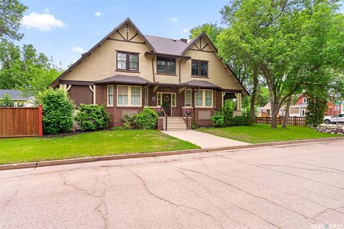 161 Marlborough St, Moose Jaw, SK, S6H0T3 | Card Image