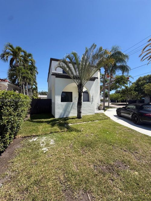 1703 Sw 16th, Miami, FL, 33145 | Card Image