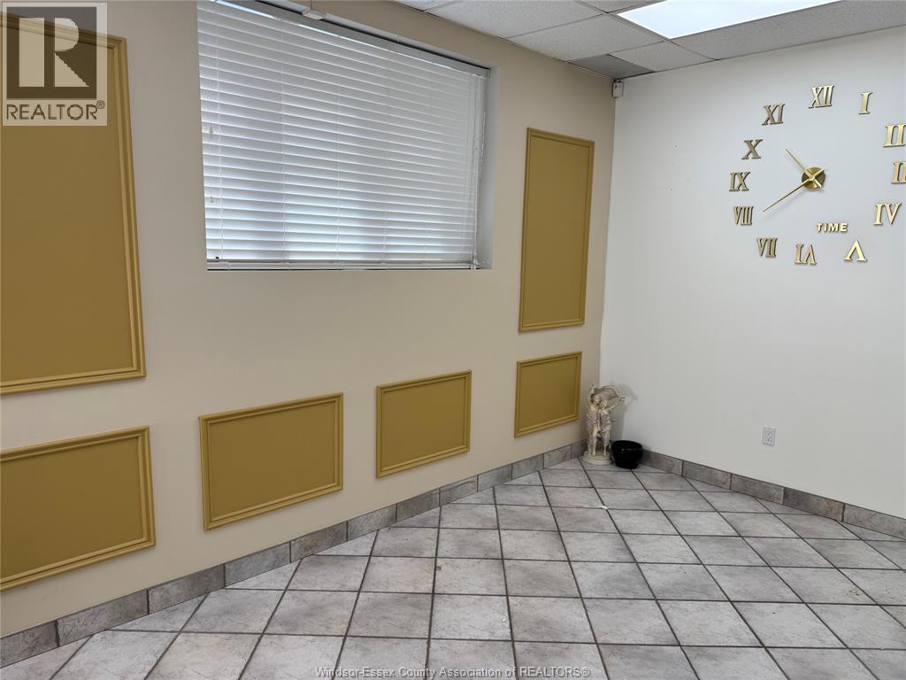 Commercial Lease in Windsor 4