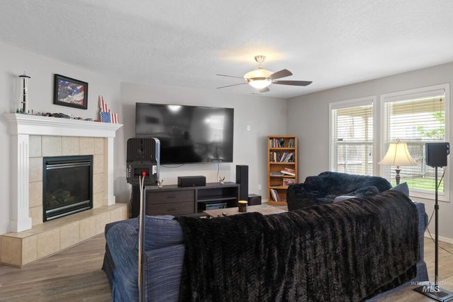 9143 W Alderberry Dr, House other with 5 bedrooms, 3 bathrooms and 2 parking in Boise ID | Image 20